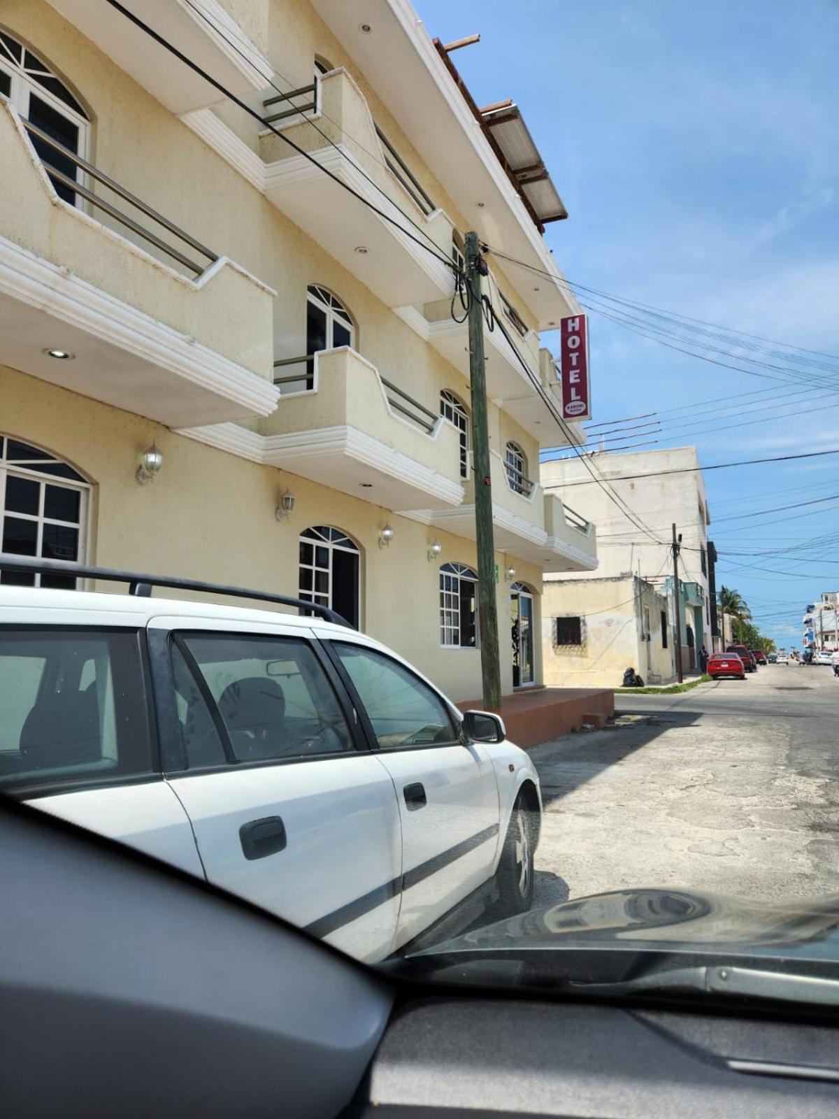 Hotel Baroni Progreso  Buitenkant foto