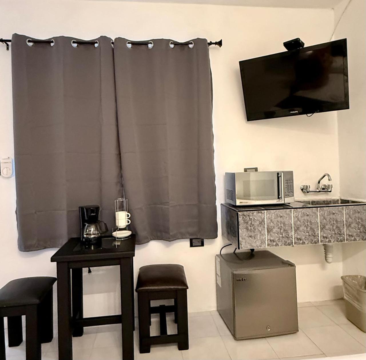 Hotel Baroni Progreso  Buitenkant foto